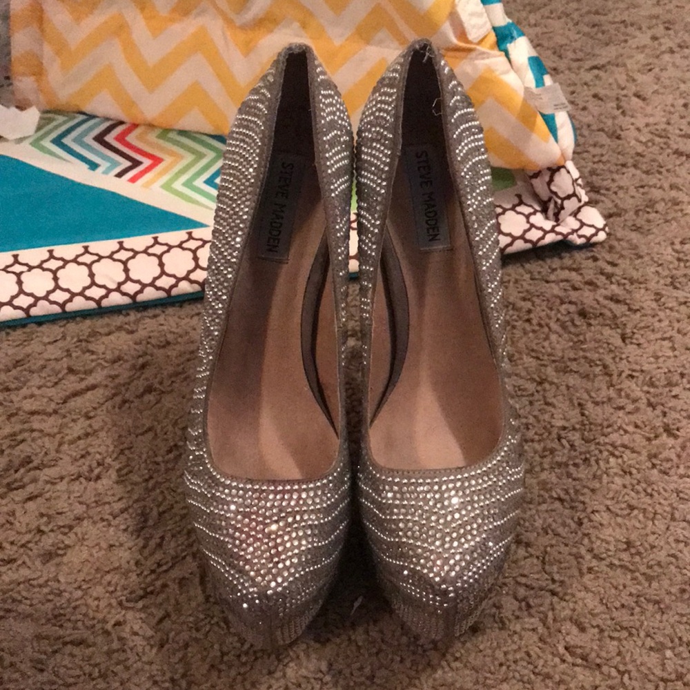 Steve Madden Silver ‘Dyvinal’ platforms